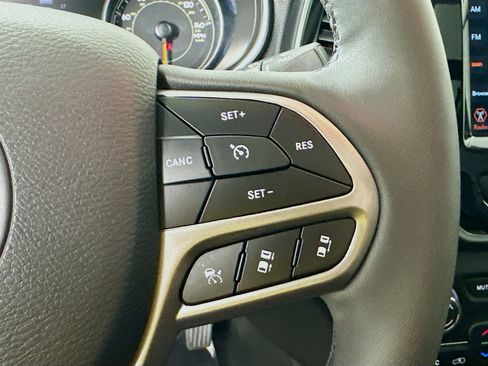 Certified 2022 Jeep Cherokee Limited image 13