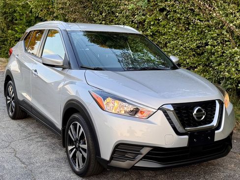 Used 2020 Nissan Kicks SV w/ Exterior Package image 5