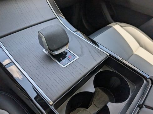 Certified 2025 Land Rover Range Rover Velar S image 17