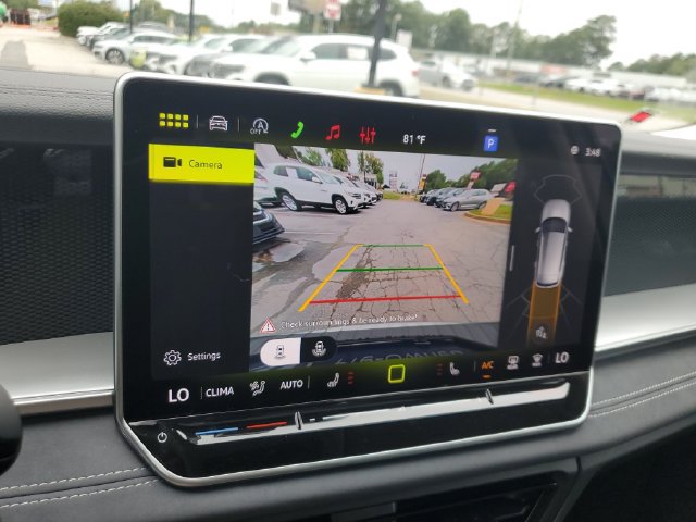 Certified 2026 Volkswagen Tiguan SE FWD image 30