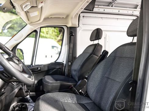 Used 2025 RAM ProMaster 2500 w/ Convenience Group FWD image 13