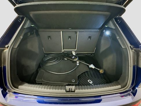 Used 2024 Audi Q4 e-tron Premium image 30