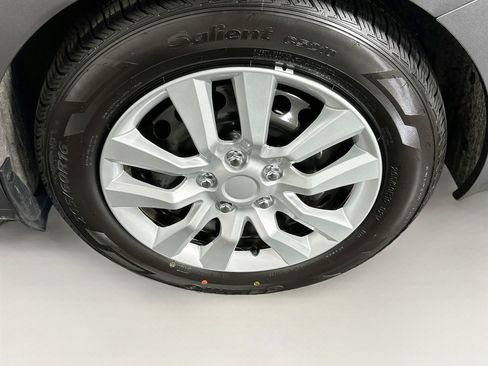 Used 2025 Nissan Sentra S FWD image 11