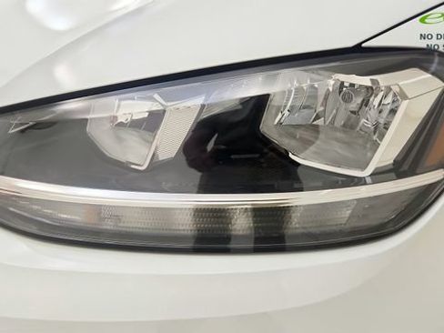 Used 2019 Volkswagen e-Golf SE w/ Driver Assistance Package FWD image 24