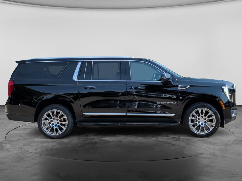 Used 2025 GMC Yukon XL Denali AWD/4WD image 8