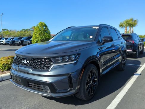 Certified 2023 Kia Sorento SX image 4