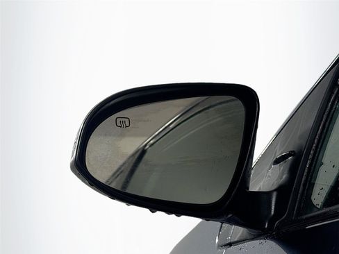 Used 2019 Toyota Corolla L image 5