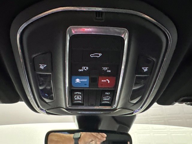 Used 2023 Jeep Grand Cherokee L Laredo AWD/4WD image 21