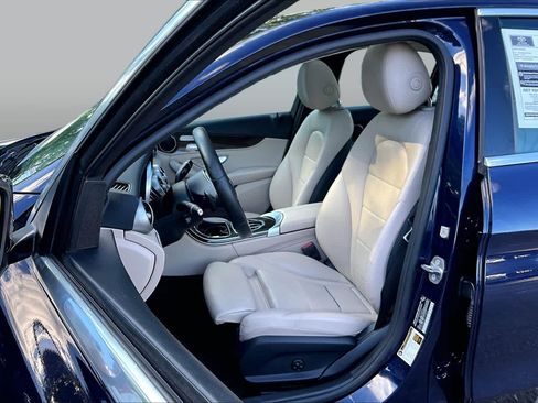 Used 2019 Mercedes-Benz C 300 4MATIC Sedan image 9