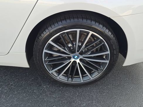 Used 2023 BMW 530e xDrive AWD/4WD image 15