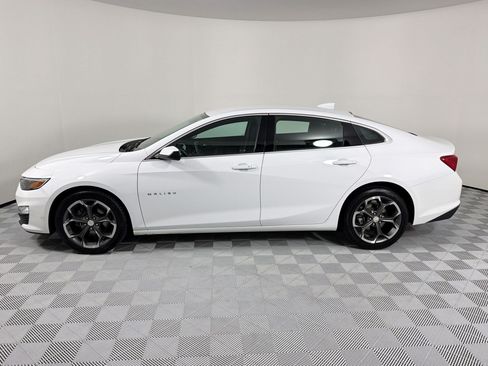 Used 2023 Chevrolet Malibu LT FWD image 2