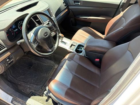Used 2013 Subaru Outback 3.6R Limited w/ Special Appearance Pkg AWD/4WD image 9
