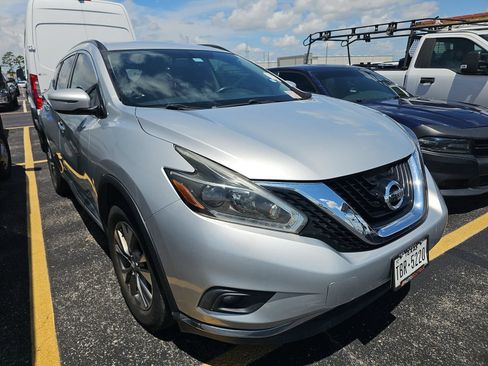Used 2018 Nissan Murano SV FWD image 4