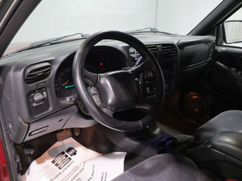 Used 2000 Chevrolet Blazer LT w/ Cold-Climate Pkg AWD/4WD image 15