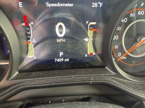 Used 2024 Jeep Wrangler Sahara image 5