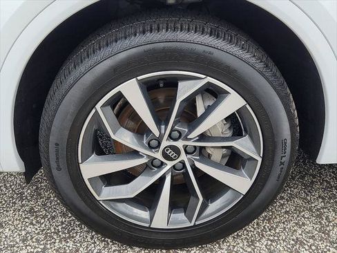 Certified 2023 Audi Q5 2.0T Premium w/ Convenience Package AWD/4WD image 8