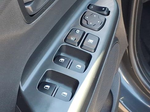 Used 2020 Hyundai Kona SE AWD/4WD image 13