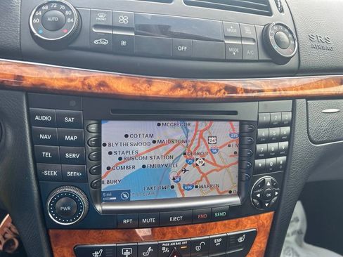 Used 2007 Mercedes-Benz E 350 4MATIC Sedan image 22