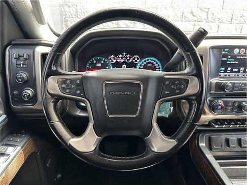 Used 2018 GMC Sierra 2500 Denali w/ Duramax Plus Package AWD/4WD image 20