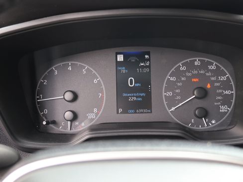 Used 2024 Toyota Corolla Cross LE AWD/4WD image 26