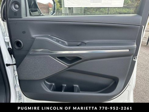 New 2025 Lincoln Navigator L Reserve w/ Jet Appearance Package image 14