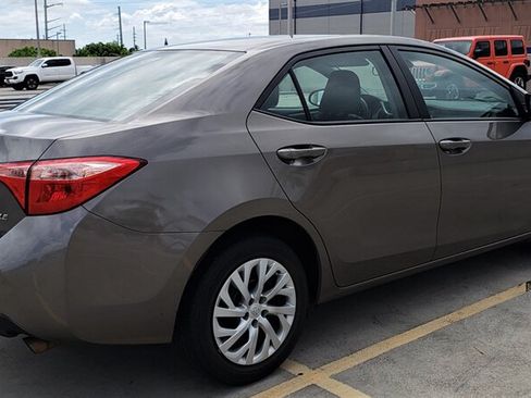 Used 2018 Toyota Corolla LE FWD image 6