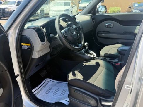 Used 2019 Kia Soul FWD image 12