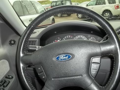 Used 2005 Ford Explorer Sport XLT image 11