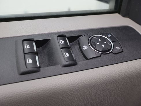 Used 2018 Ford F250 XLT image 39