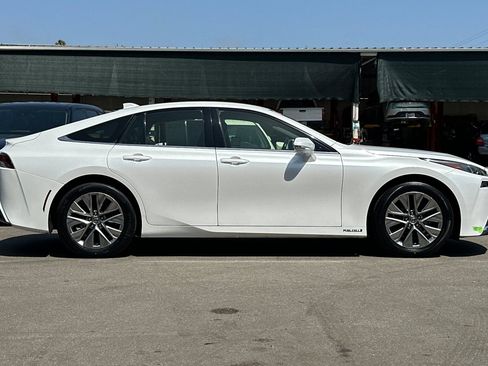 Used 2022 Toyota Mirai w/ Advanced Technology Package RWD image 3