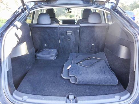 Used 2022 Tesla Model Y Long Range image 26