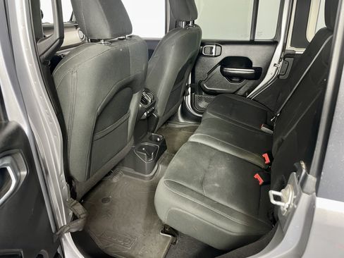 Used 2018 Jeep Wrangler Unlimited Sport S AWD/4WD image 11