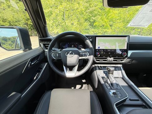 Used 2024 Lexus GX 550 AWD/4WD image 33