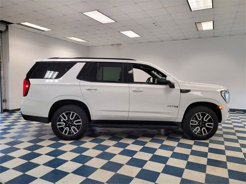 Used 2021 GMC Yukon AT4 w/ Technology Package image 9
