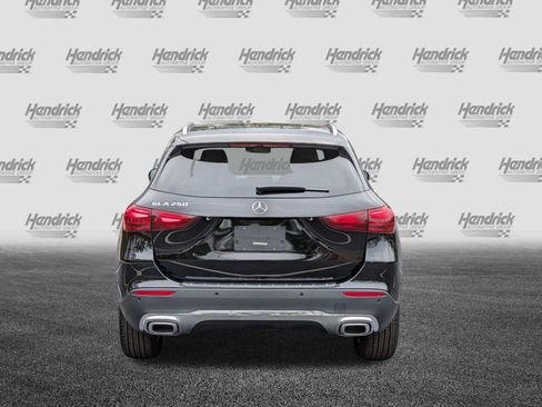 Certified 2025 Mercedes-Benz GLA 250 image 9