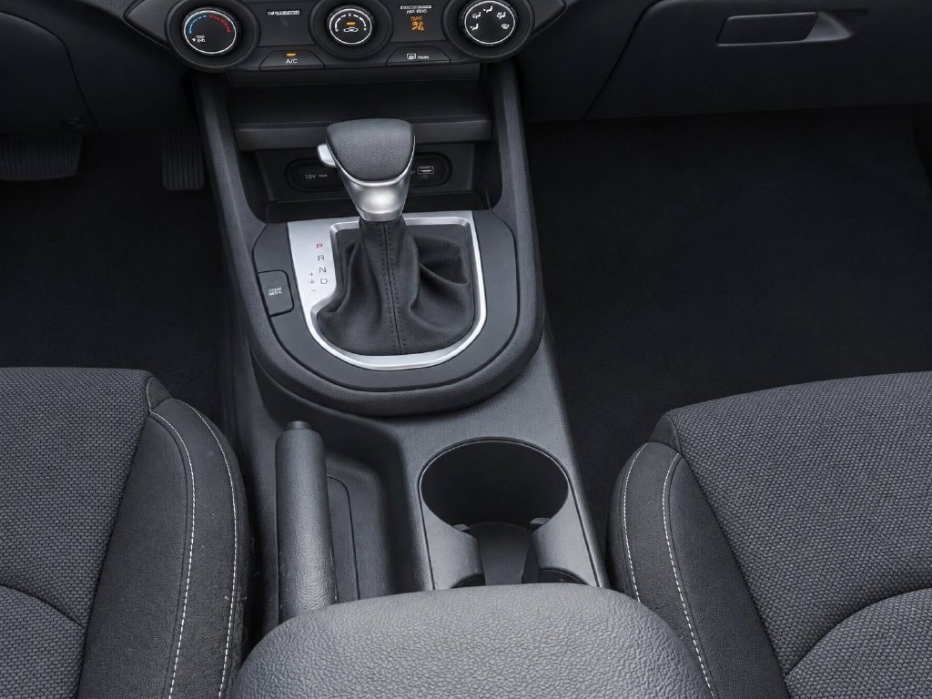 Used 2023 Kia Forte LXS w/ LXS Technology Package FWD image 17