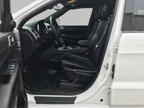 Used 2018 Jeep Grand Cherokee Altitude image 15