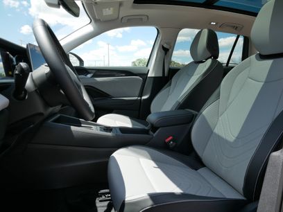 New 2026 Volkswagen Tiguan SE