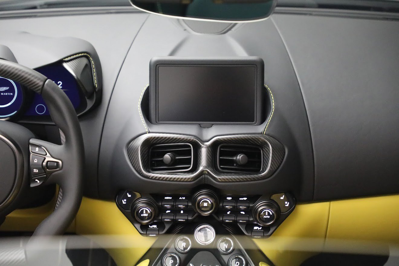 Used 2023 Aston Martin V12 Vantage Roadster RWD image 24