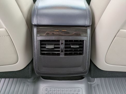 Used 2015 Toyota Avalon XLE Touring image 18