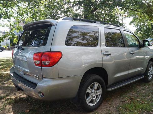 Used 2008 Toyota Sequoia SR5 image 9