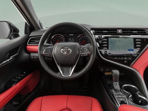 Used 2020 Toyota Camry XSE FWD image 58
