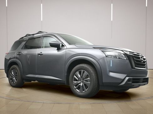 Used 2024 Nissan Pathfinder SV w/ Black Appearance Package FWD image 23