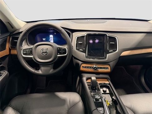 Used 2024 Volvo XC90 B5 Plus image 21