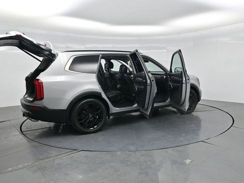 Used 2022 Kia Telluride SX w/ SX Prestige Package AWD/4WD image 4