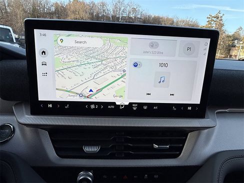 Used 2025 Ford Explorer Active image 18