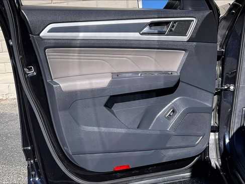 Certified 2021 Volkswagen Atlas SEL R-Line image 22