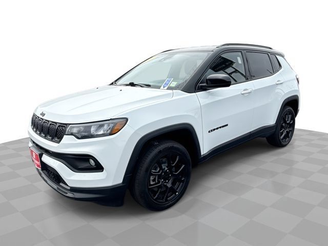 Used 2023 Jeep Compass Latitude w/ Convenience Group AWD/4WD image 1