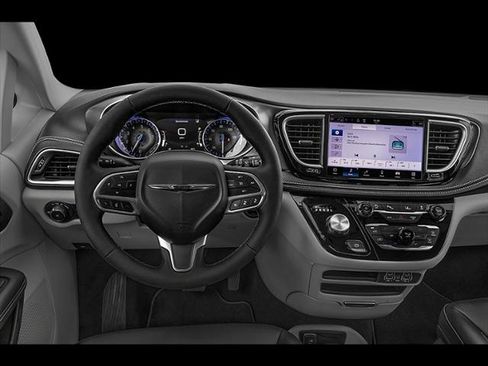 Used 2024 Chrysler Pacifica Touring-L FWD image 24