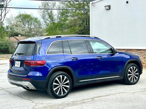 Used 2021 Mercedes-Benz GLB 250 4MATIC w/ Premium Package image 18